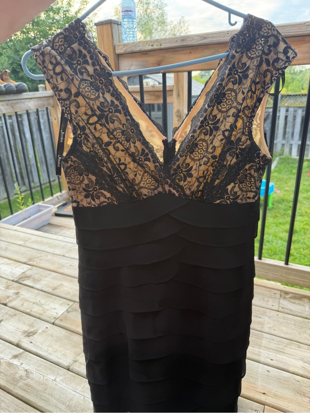 Jessica Black Lace Cocktail Dress Size 8 Layered Ruffle Handkerchief Skirt Y2K - Picture 6 of 10